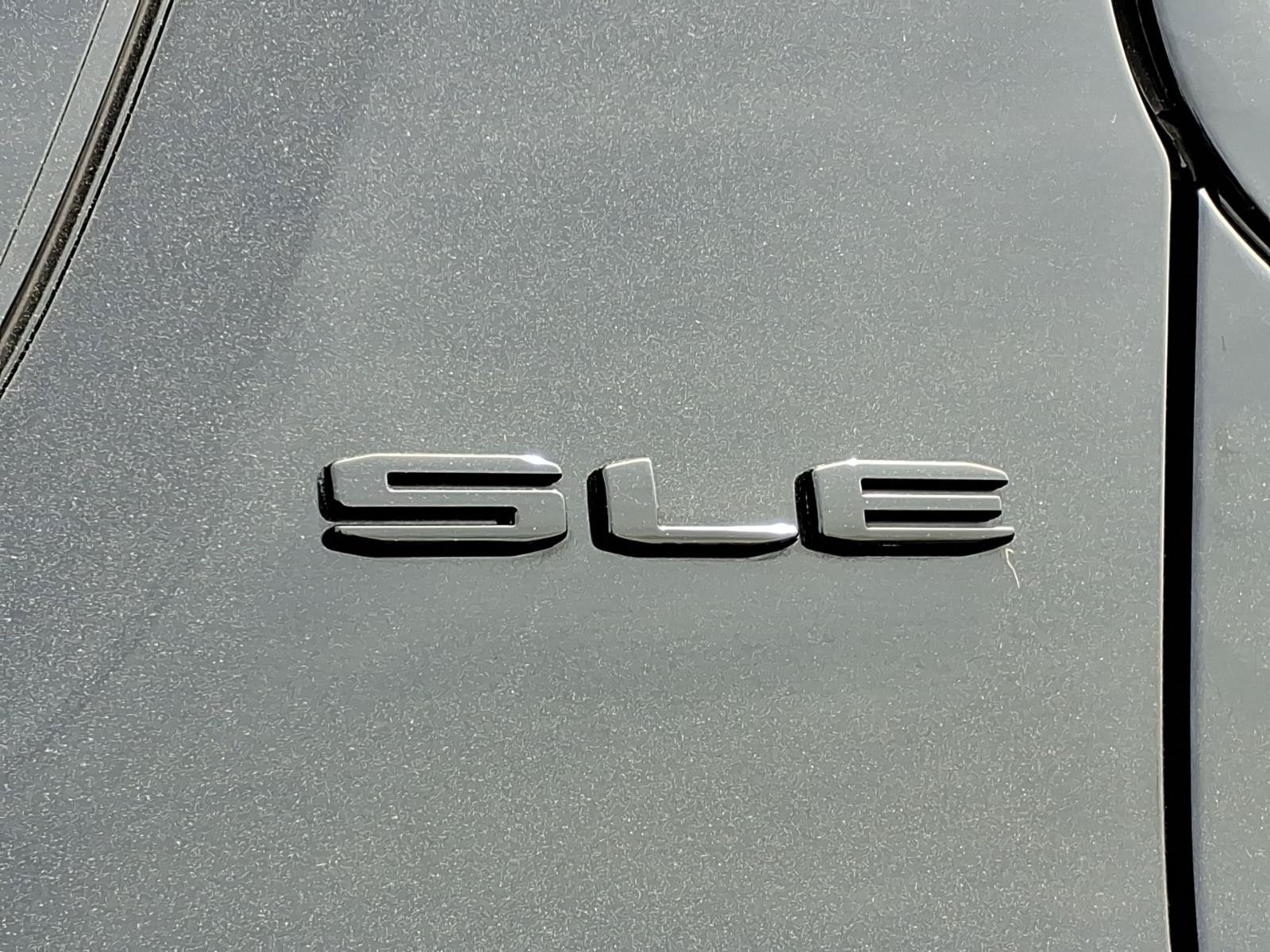Used 2023 GMC Acadia SLE w/ Driver Convenience Package AWD/4WD image 17