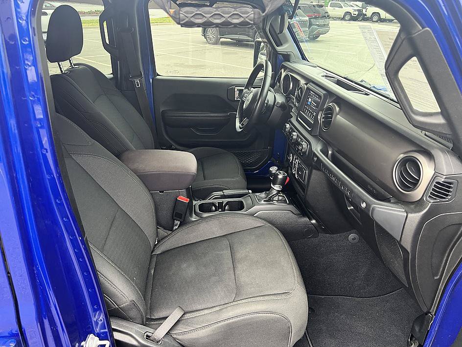 Used 2018 Jeep Wrangler Unlimited Sport S AWD/4WD image 17