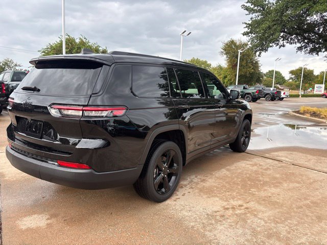 Used 2024 Jeep Grand Cherokee L Altitude AWD/4WD image 5
