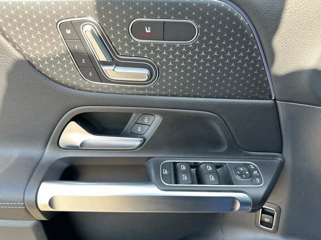 Used 2024 Mercedes-Benz GLB 250 4MATIC image 16