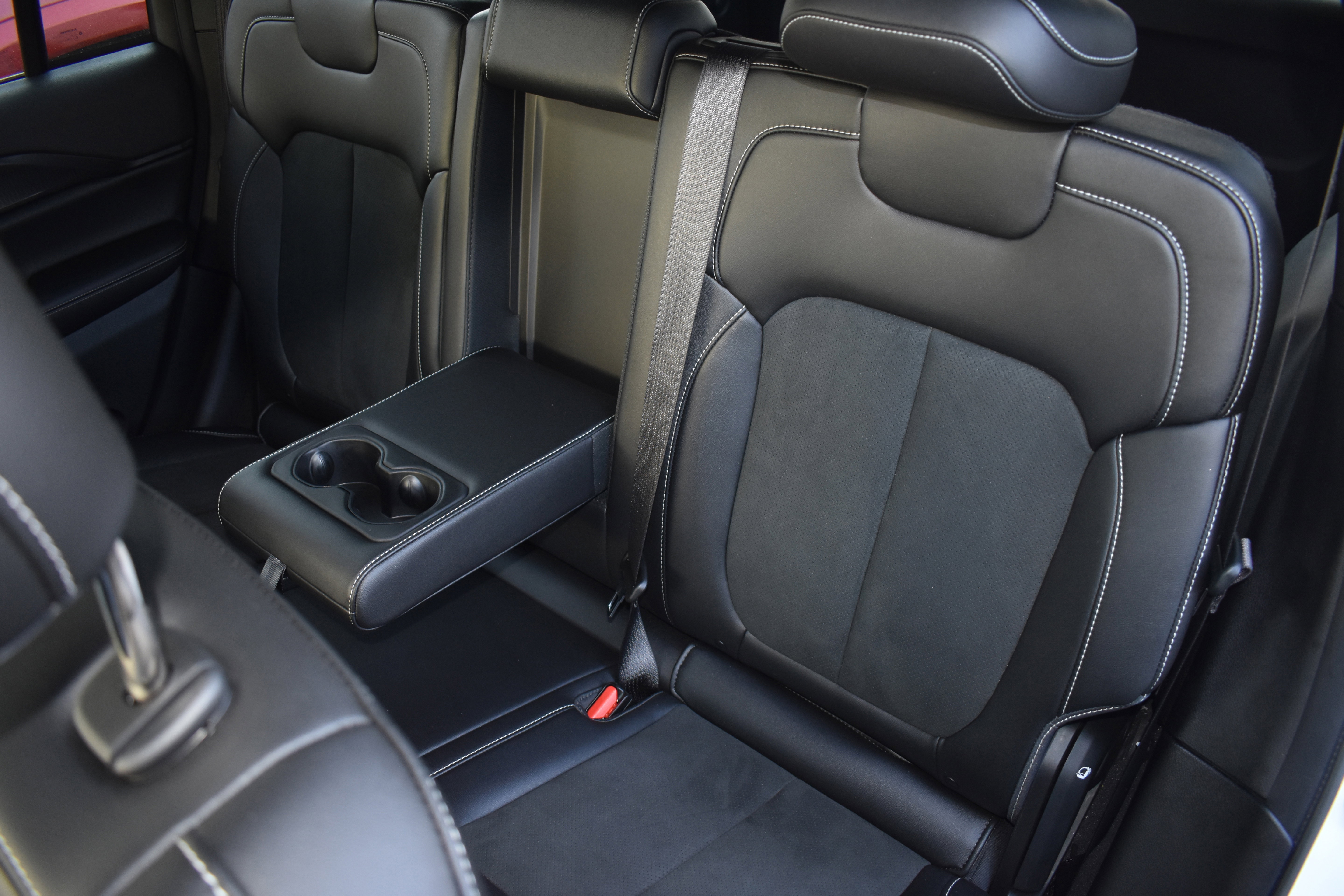 Used 2024 Jeep Grand Cherokee Altitude image 26