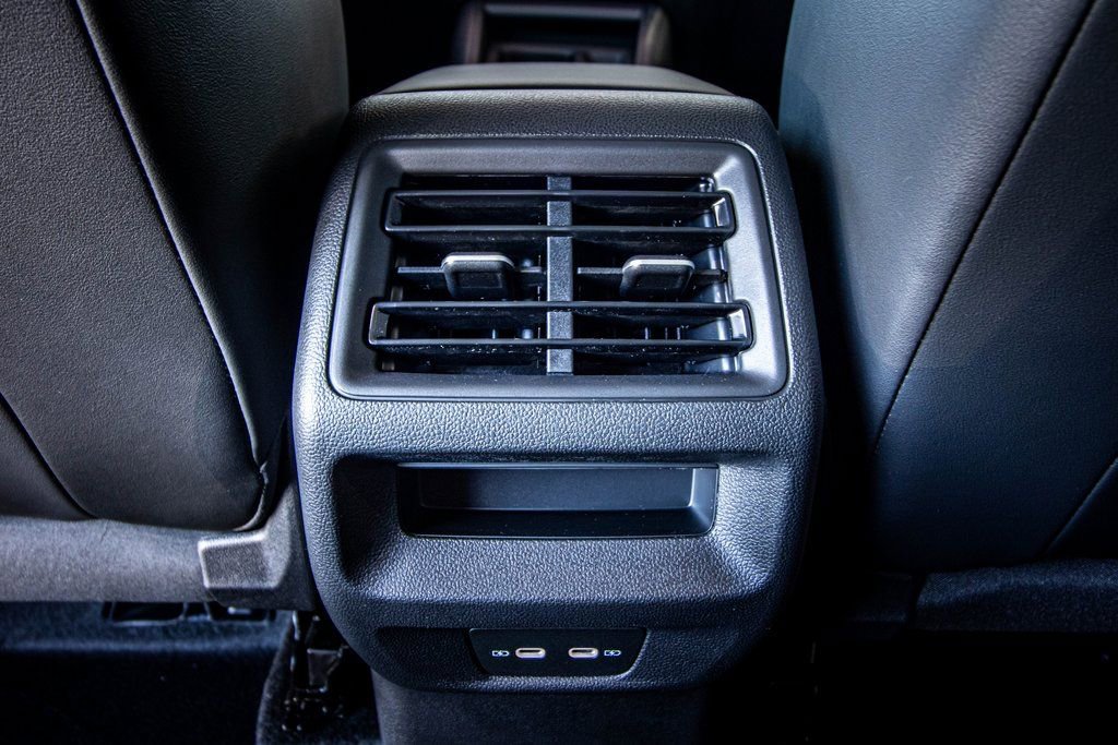 New 2026 Volkswagen Tiguan SE image 49