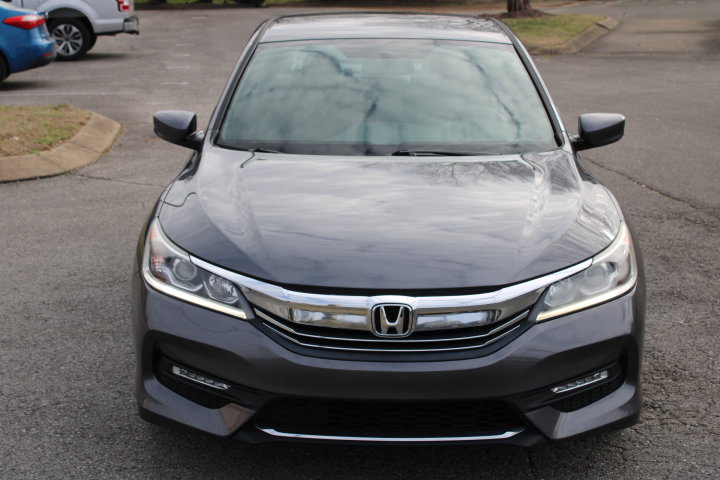 Used 2017 Honda Accord Sport image 4