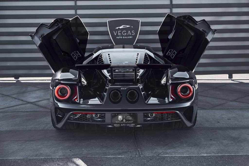Used 2020 Ford GT Carbon Series image 37