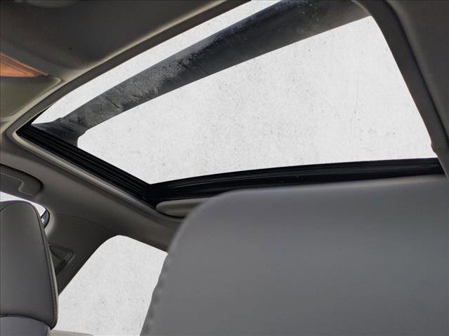 Used 2020 Toyota RAV4 Limited image 14