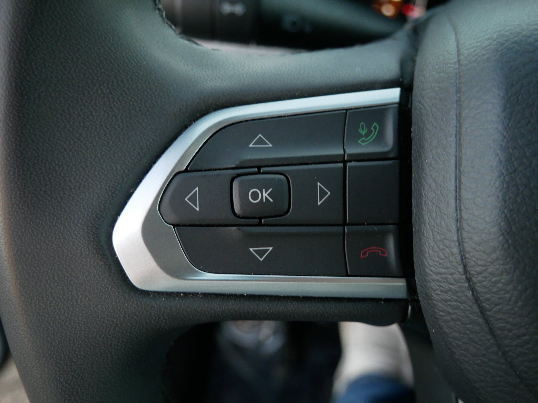 Used 2024 Jeep Compass Latitude image 27