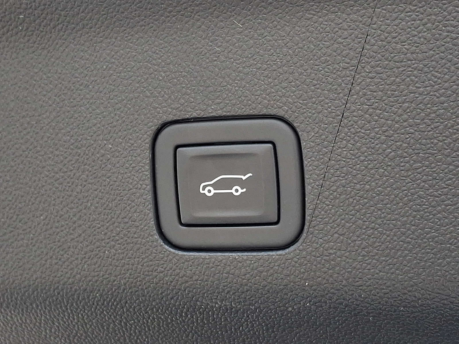 Used 2023 Cadillac Escalade Premium Luxury w/ LPO, Floor Liner Package AWD/4WD image 30