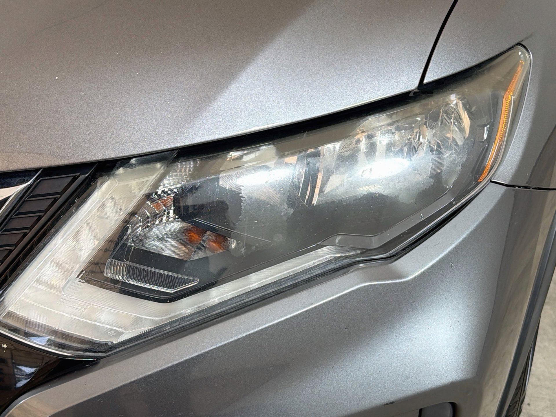 Used 2018 Nissan Rogue S FWD image 9