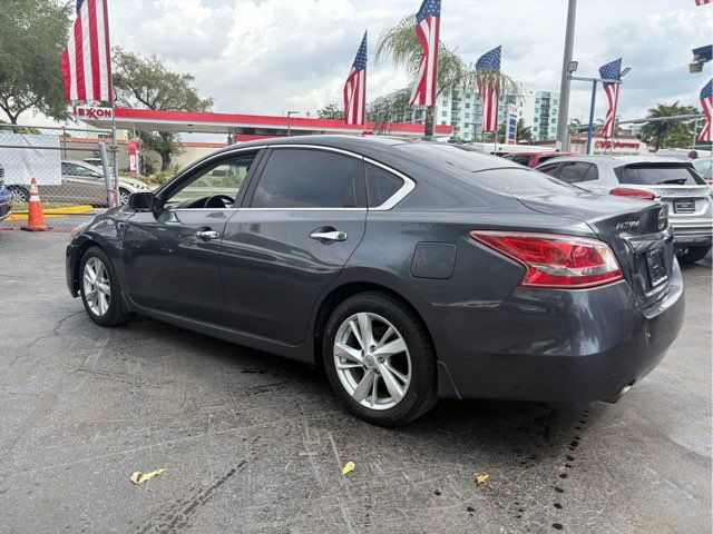 Used 2013 Nissan Altima 2.5 SV FWD image 9