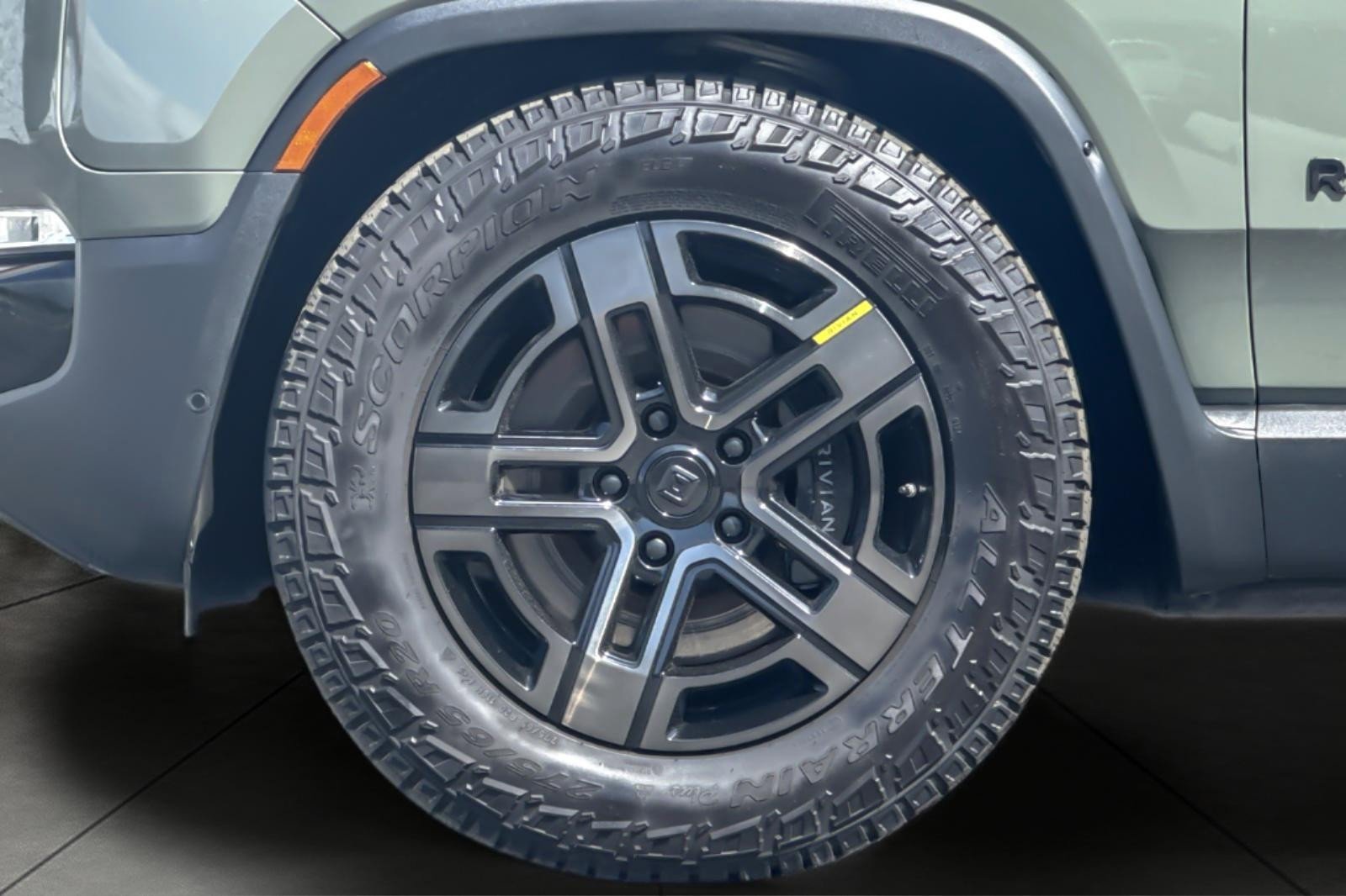 Used 2023 Rivian R1S Launch Edition image 26