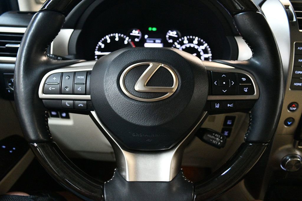 Used 2021 Lexus GX 460 Premium w/ Accessory Package AWD/4WD image 43