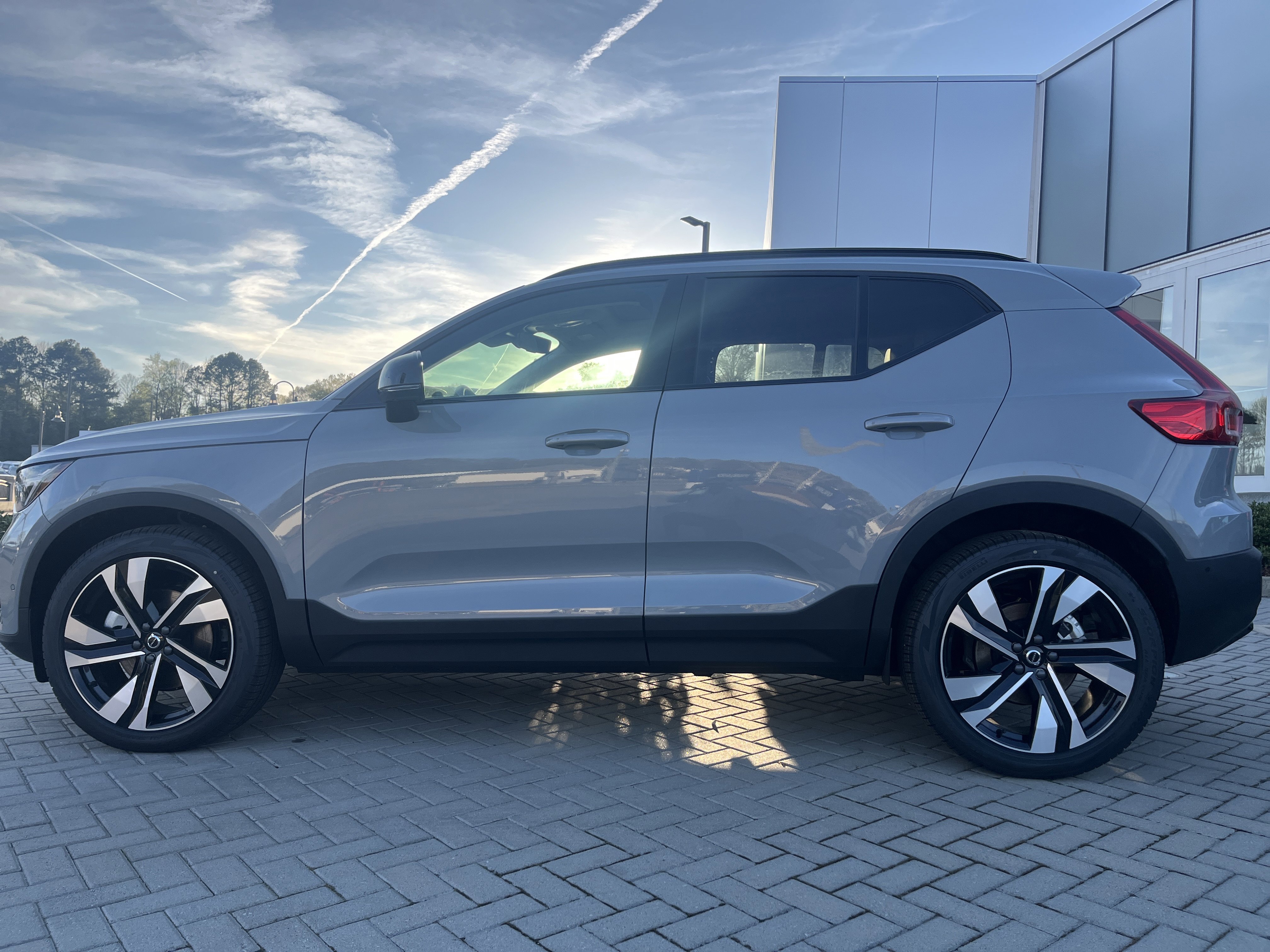 New 2026 Volvo XC40 B5 Ultra w/ Protection Package Premier image 2