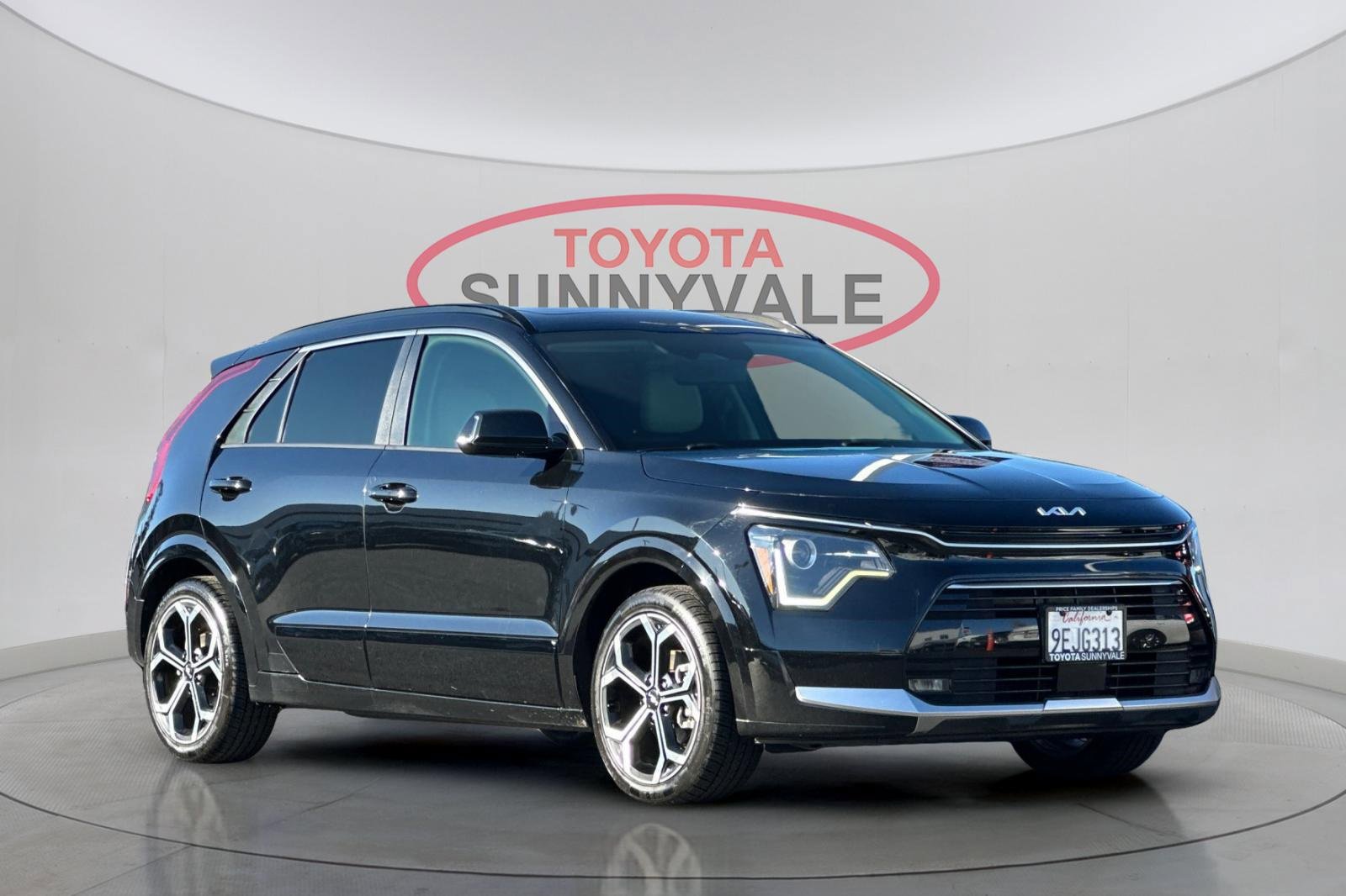 Used 2023 Kia Niro EX Touring image 10