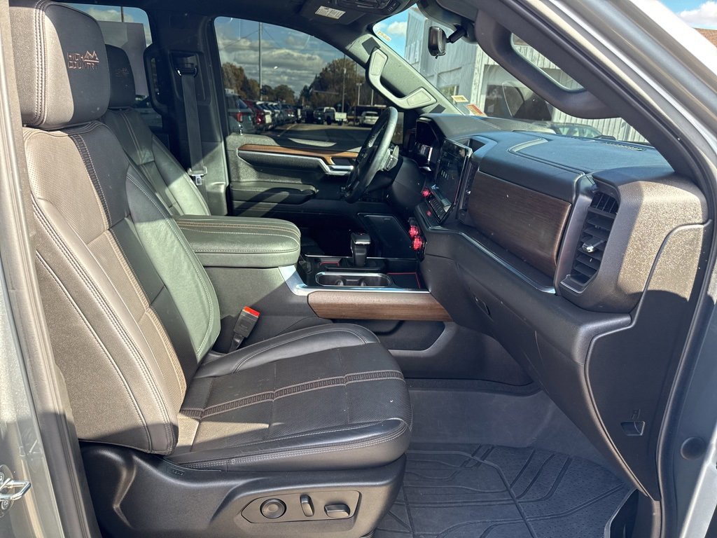 Used 2024 Chevrolet Silverado 1500 High Country w/ Technology Package image 24