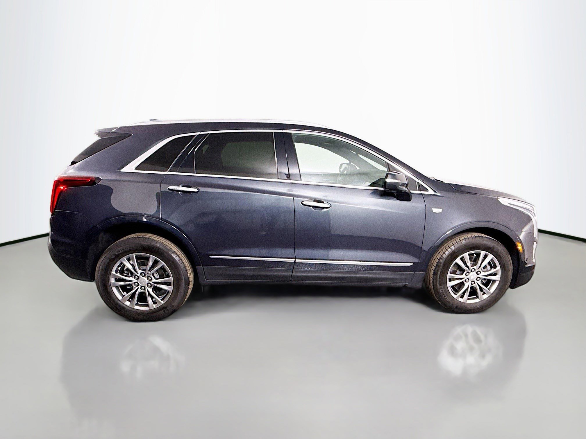 Used 2022 Cadillac XT5 Premium Luxury w/ Technology Package image 11