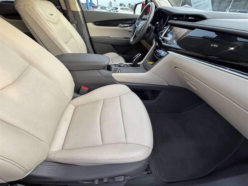 Used 2020 Cadillac XT6 Premium Luxury image 37