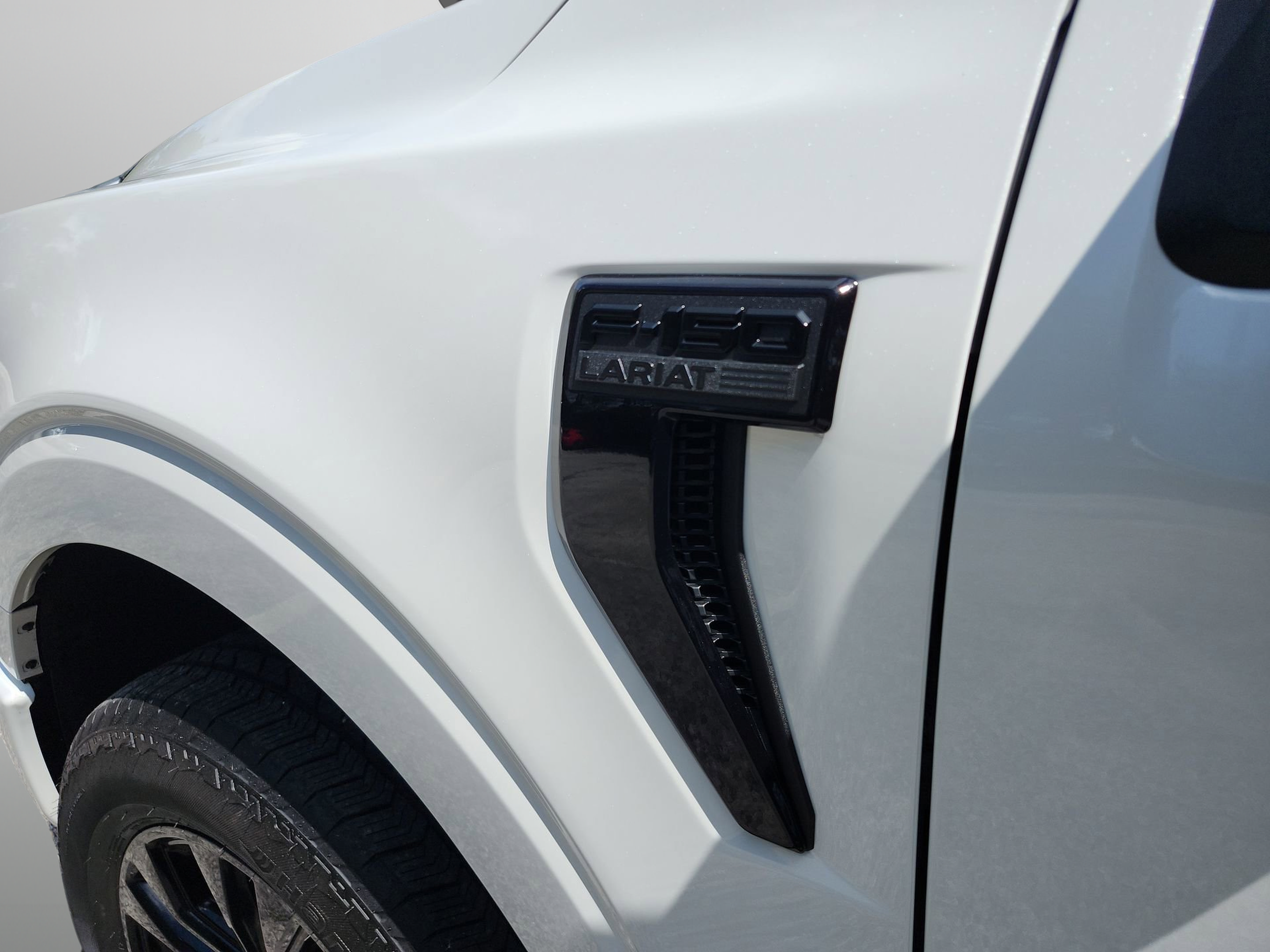 New 2025 Ford F150 Lariat w/ Equipment Group 501A Mid AWD/4WD image 24