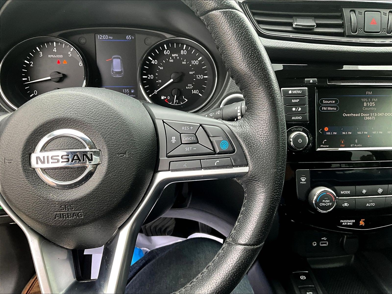 Used 2019 Nissan Rogue SV w/ Premium Package FWD image 12