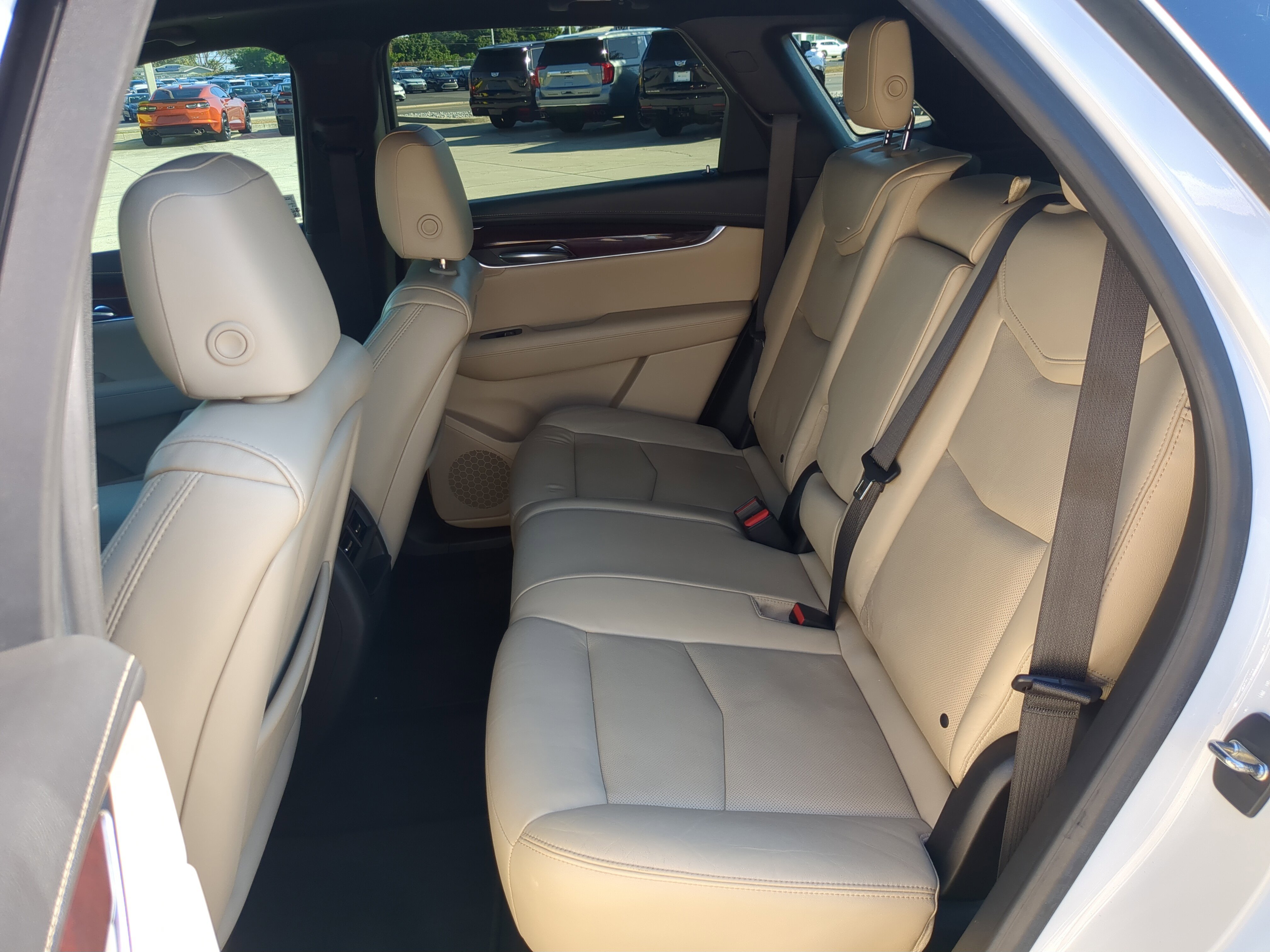 Used 2017 Cadillac XT5 Luxury w/ Driver Awareness Package image 17