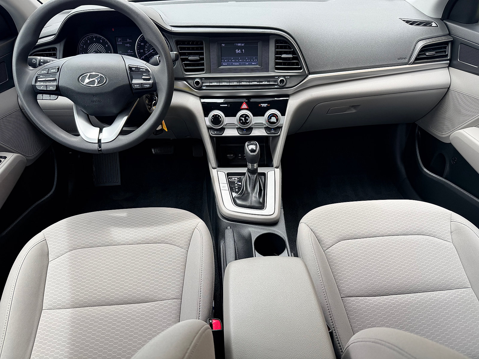 Used 2019 Hyundai Elantra SE FWD image 11