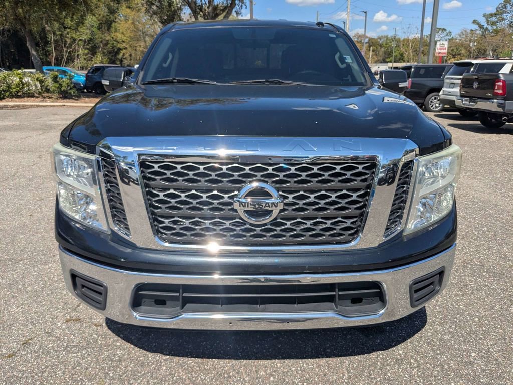 Used 2017 Nissan Titan SV image 8