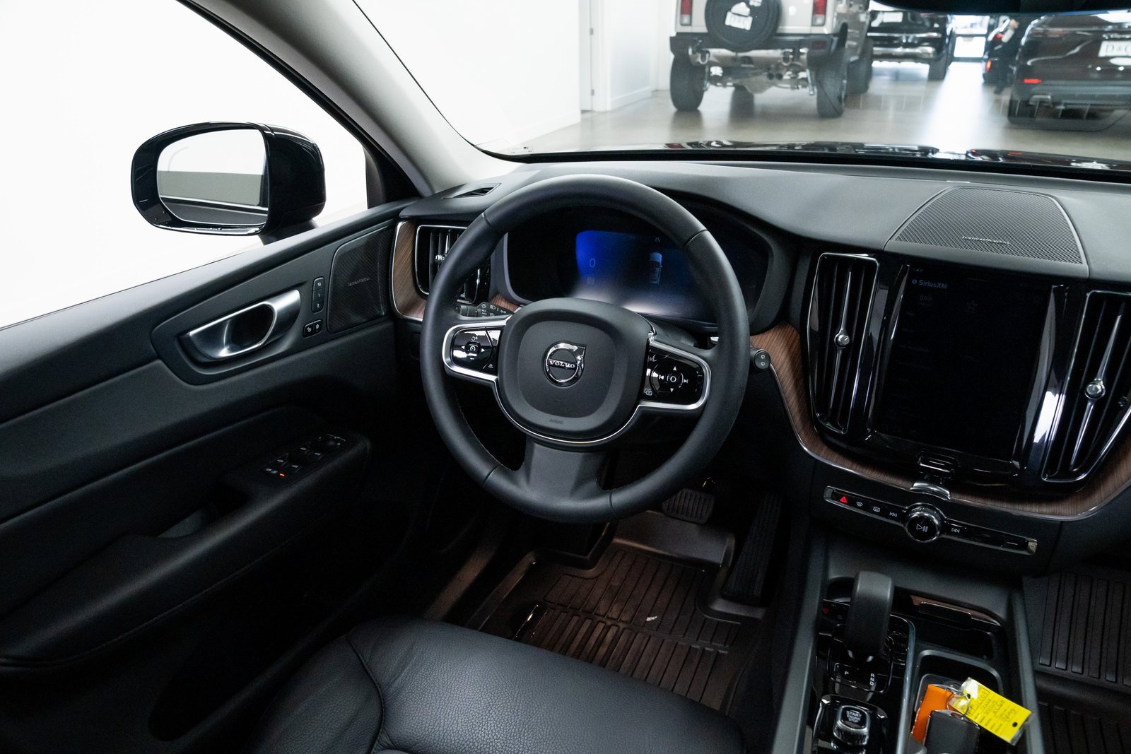 Used 2024 Volvo XC60 T8 Plus w/ Protection Package Premier image 10