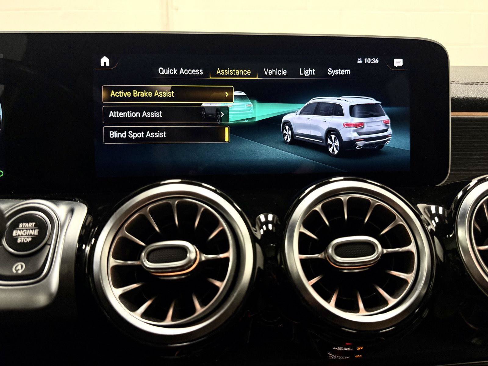Used 2021 Mercedes-Benz GLB 250 image 34