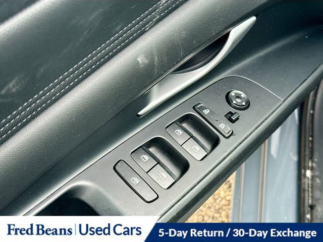 Used 2023 Hyundai Elantra Limited image 18