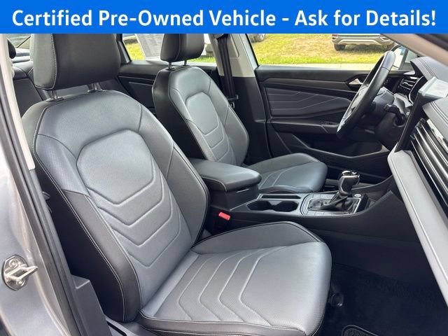 Used 2025 Volkswagen Jetta SEL FWD image 25