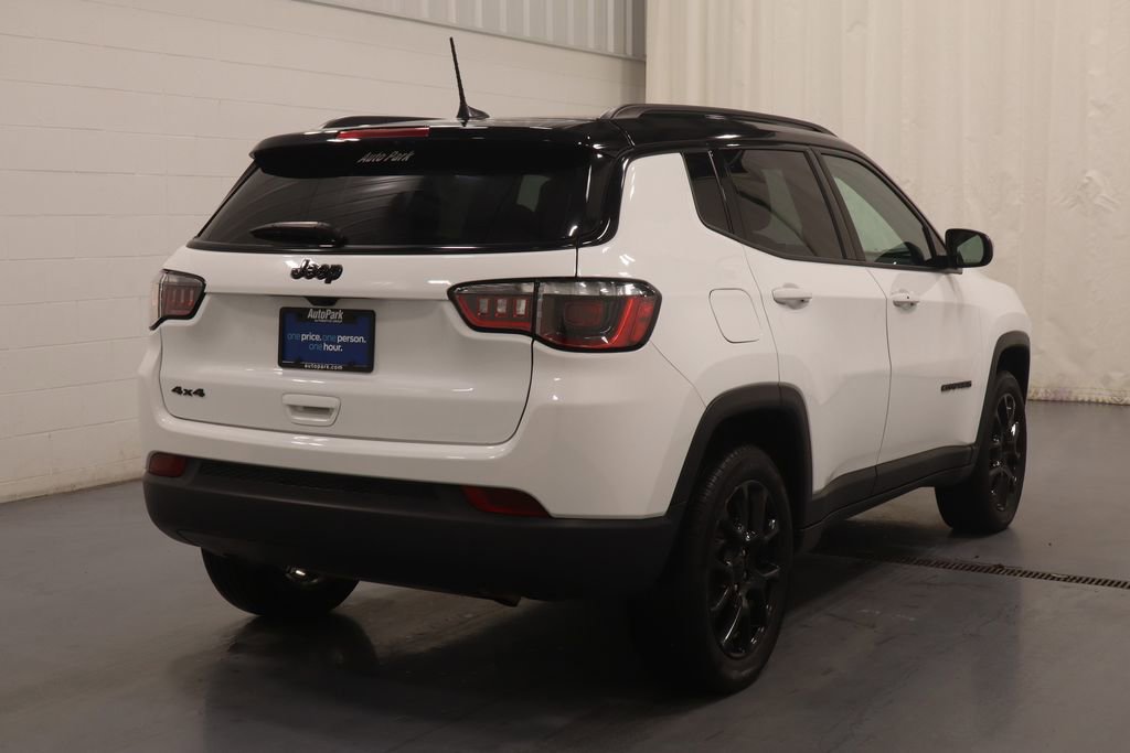 Certified 2023 Jeep Compass Latitude w/ Sun and Sound Group AWD/4WD image 10