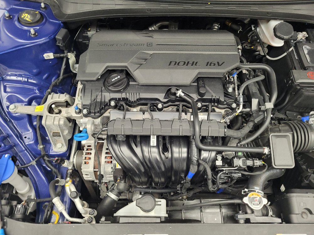 Used 2025 Hyundai Elantra Limited FWD image 30