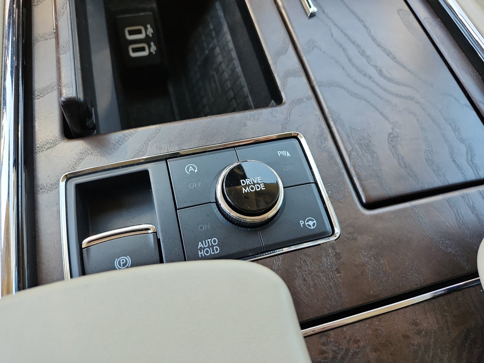Used 2019 Lincoln Navigator Reserve AWD/4WD image 26