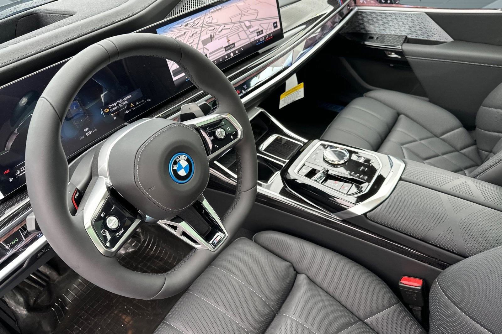 New 2026 BMW 750e xDrive w/ Executive Package image 4