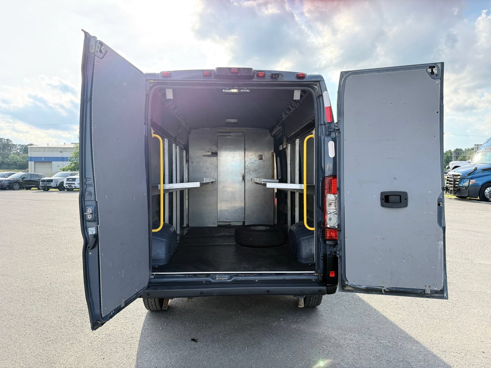 Used 2019 RAM ProMaster 2500 FWD image 14