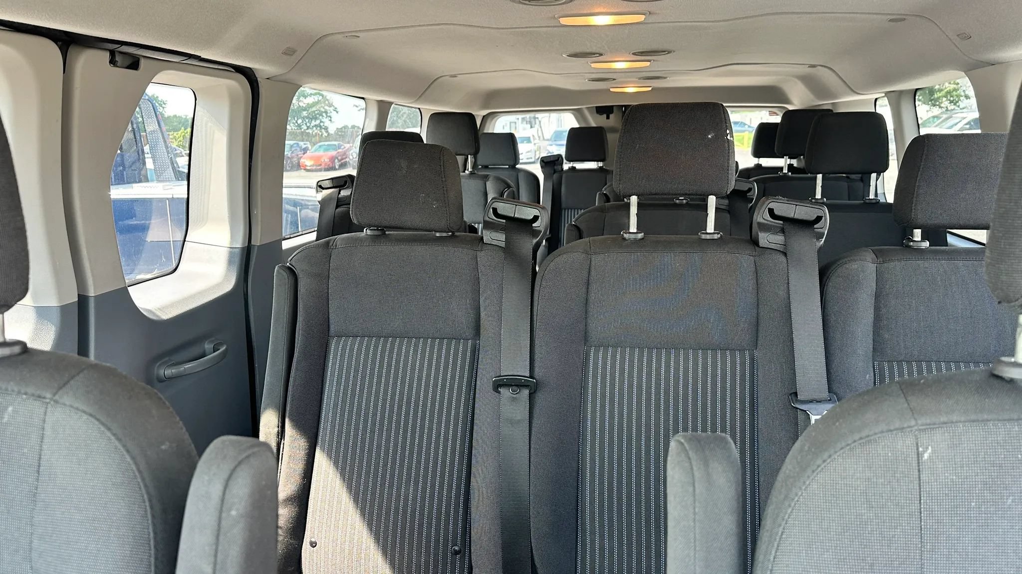 Used 2019 Ford Transit 350 XLT RWD image 7