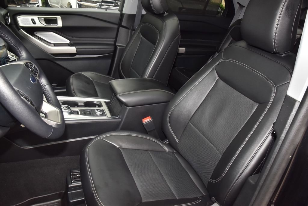 Used 2024 Ford Explorer Limited w/ Limited Technology Package AWD/4WD image 35