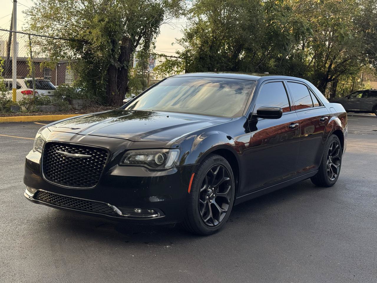 Used 2019 Chrysler 300 S RWD image 4