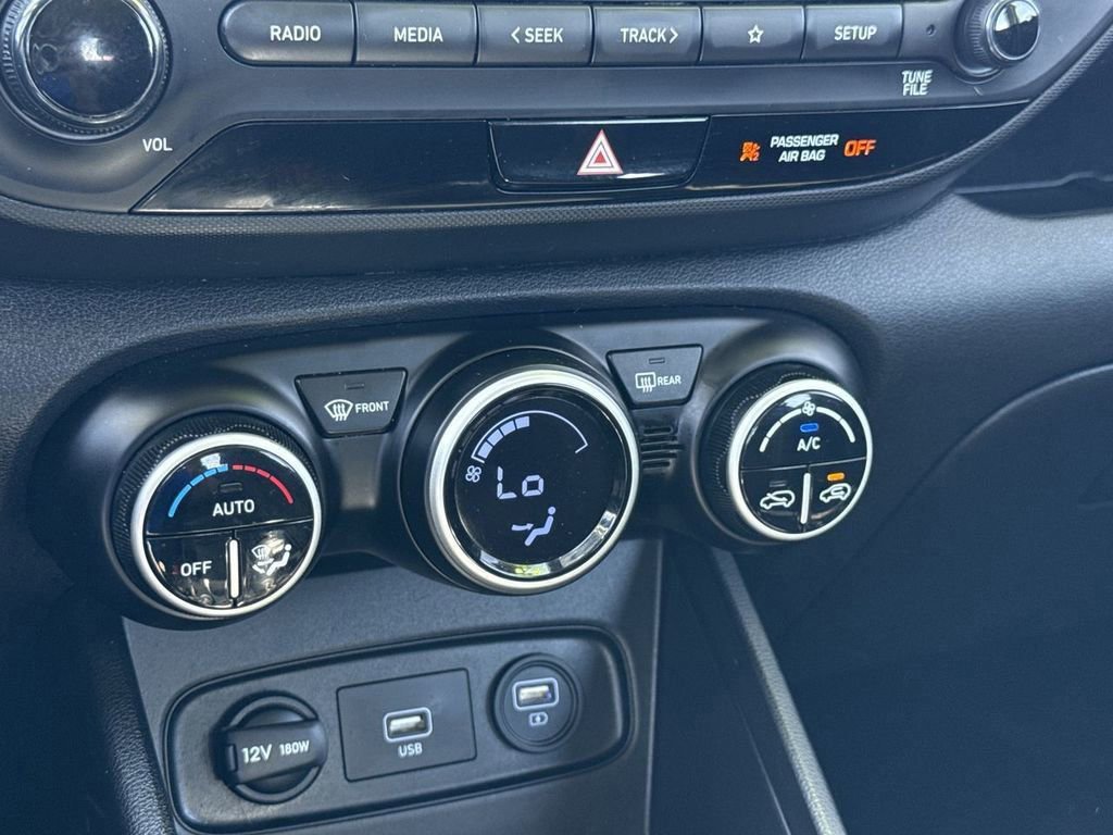 Used 2021 Hyundai Venue SEL FWD image 29