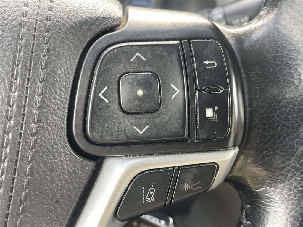 Used 2018 Toyota Sienna XLE image 24