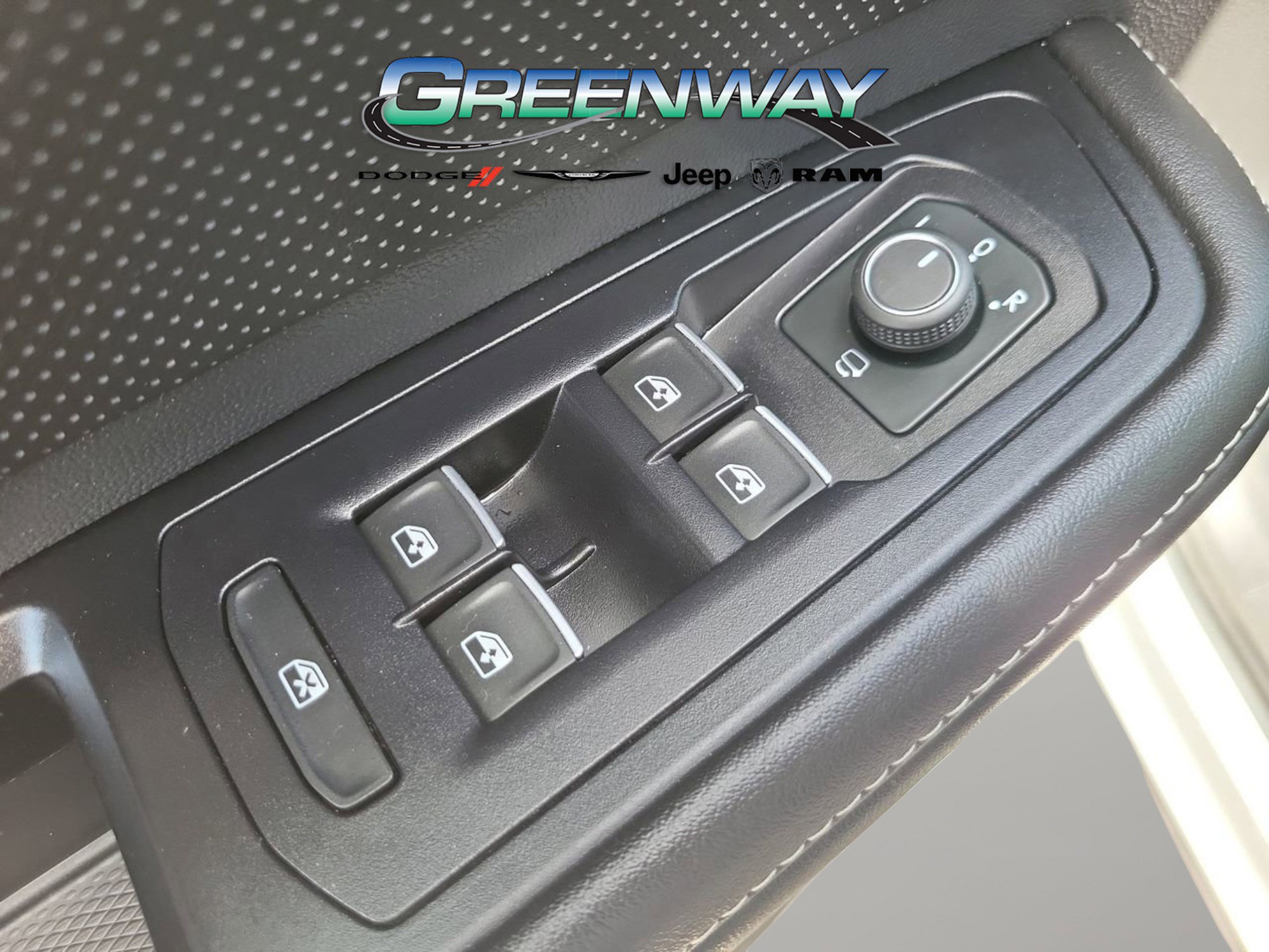 Used 2024 Volkswagen Atlas SEL Premium R-Line image 19