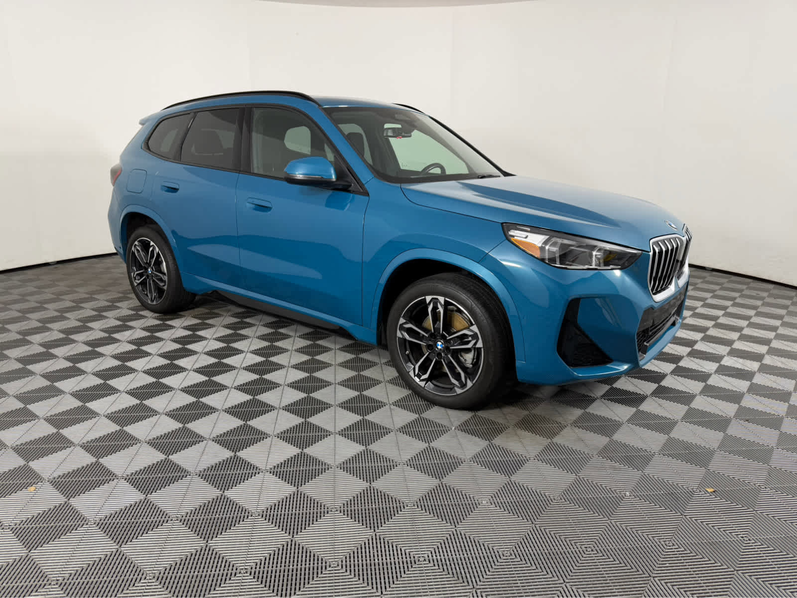 Certified 2025 BMW X1 xDrive28i w/ M Sport Package image 1