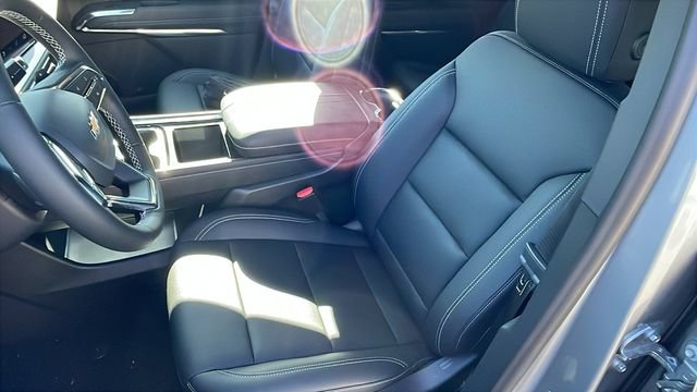New 2026 Chevrolet Traverse LT w/ LPO, Floor Liner Package FWD image 12