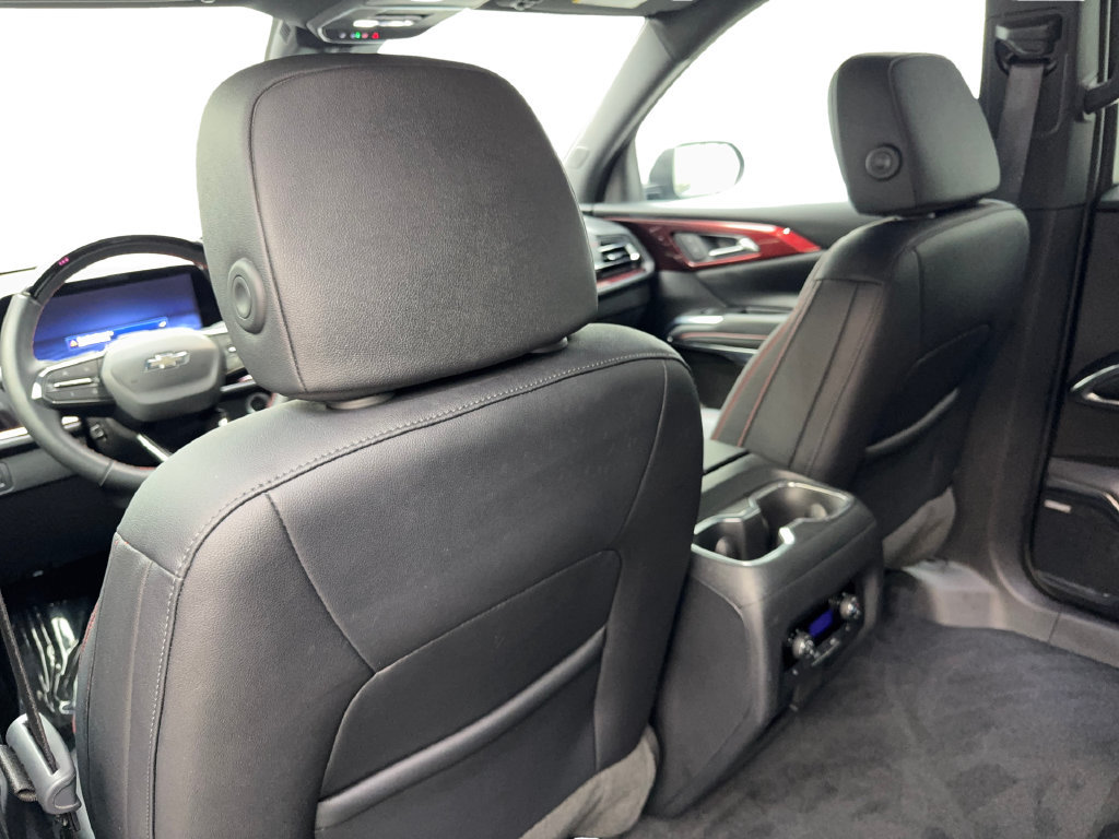 Used 2024 Chevrolet Traverse RS FWD image 36