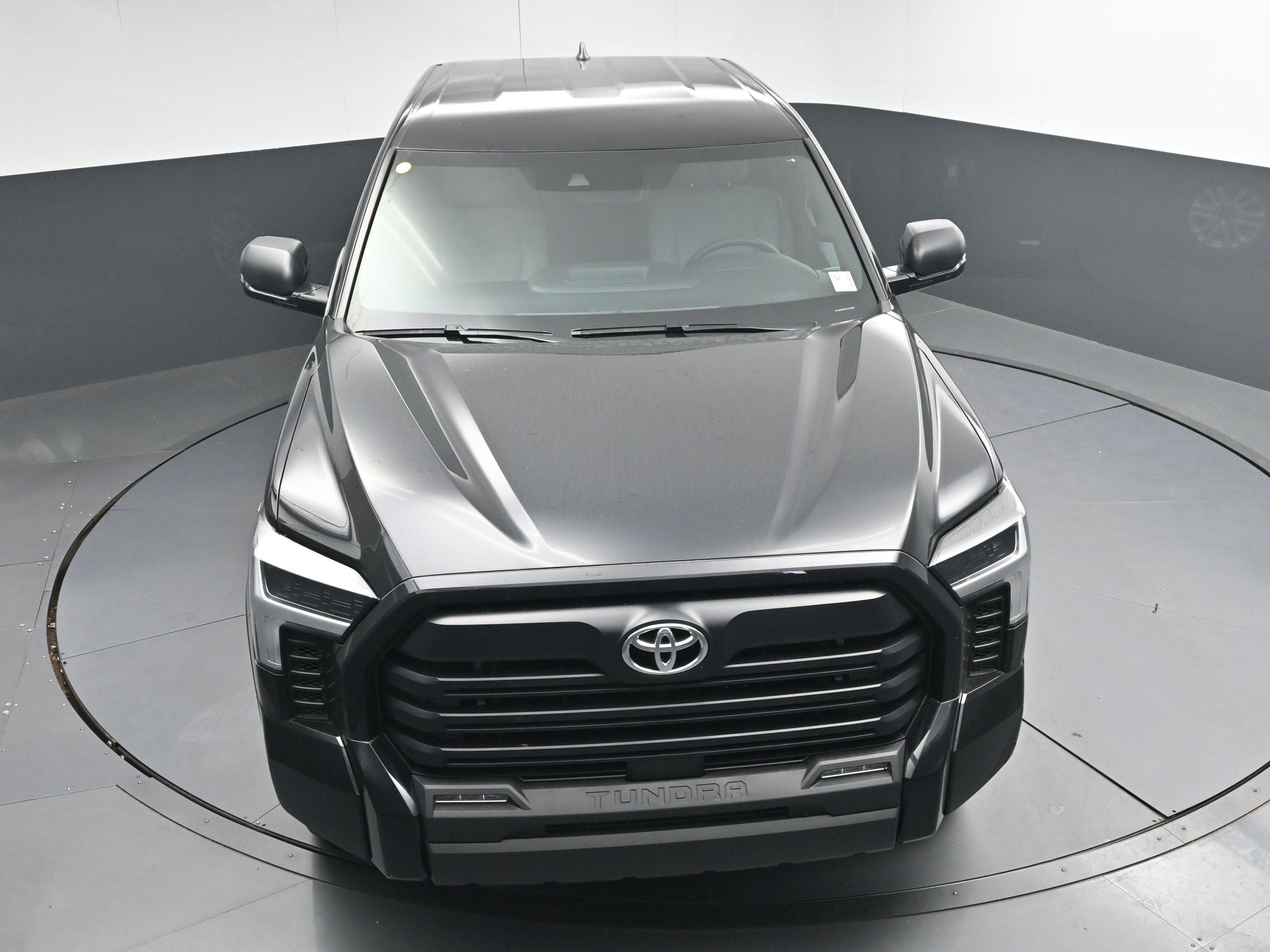 Used 2025 Toyota Tundra SR5 w/ SR5 Convenience Package image 32