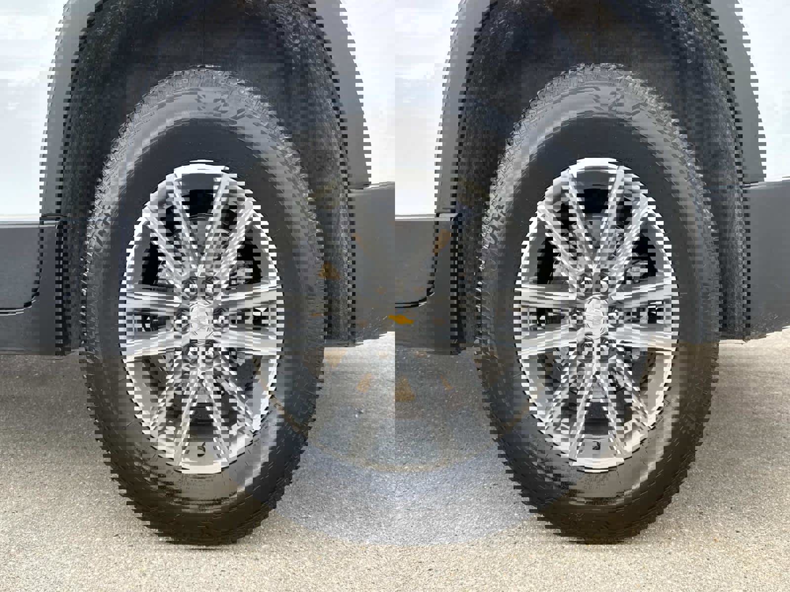 Used 2023 Chevrolet Traverse LT image 7