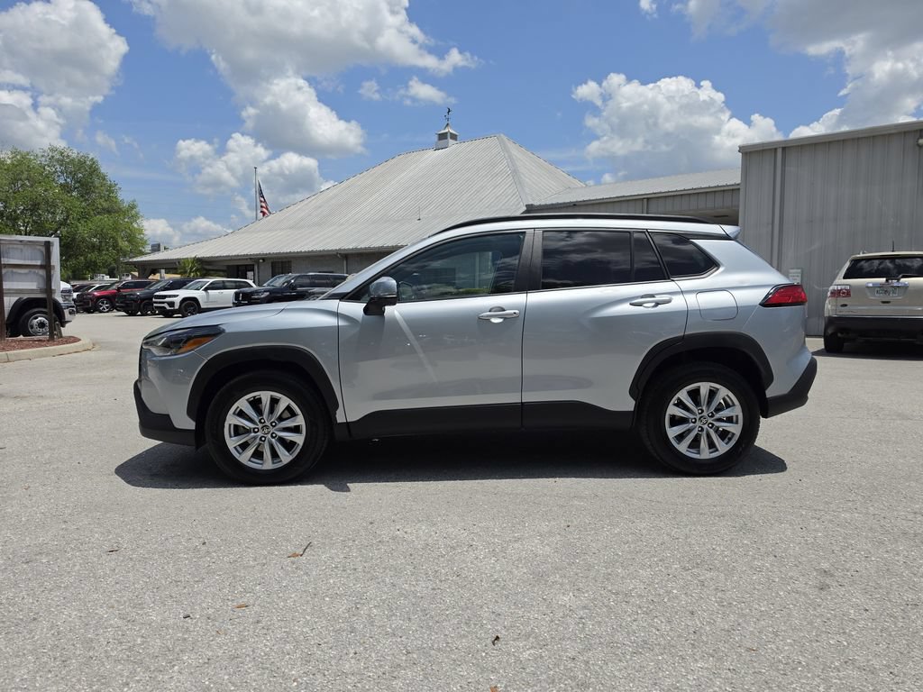 Used 2023 Toyota Corolla Cross LE FWD image 6
