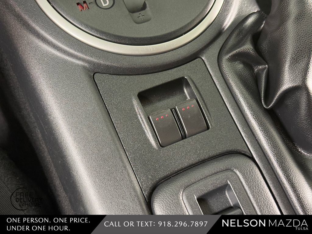 Used 2013 MAZDA MX-5 Miata Sport image 36