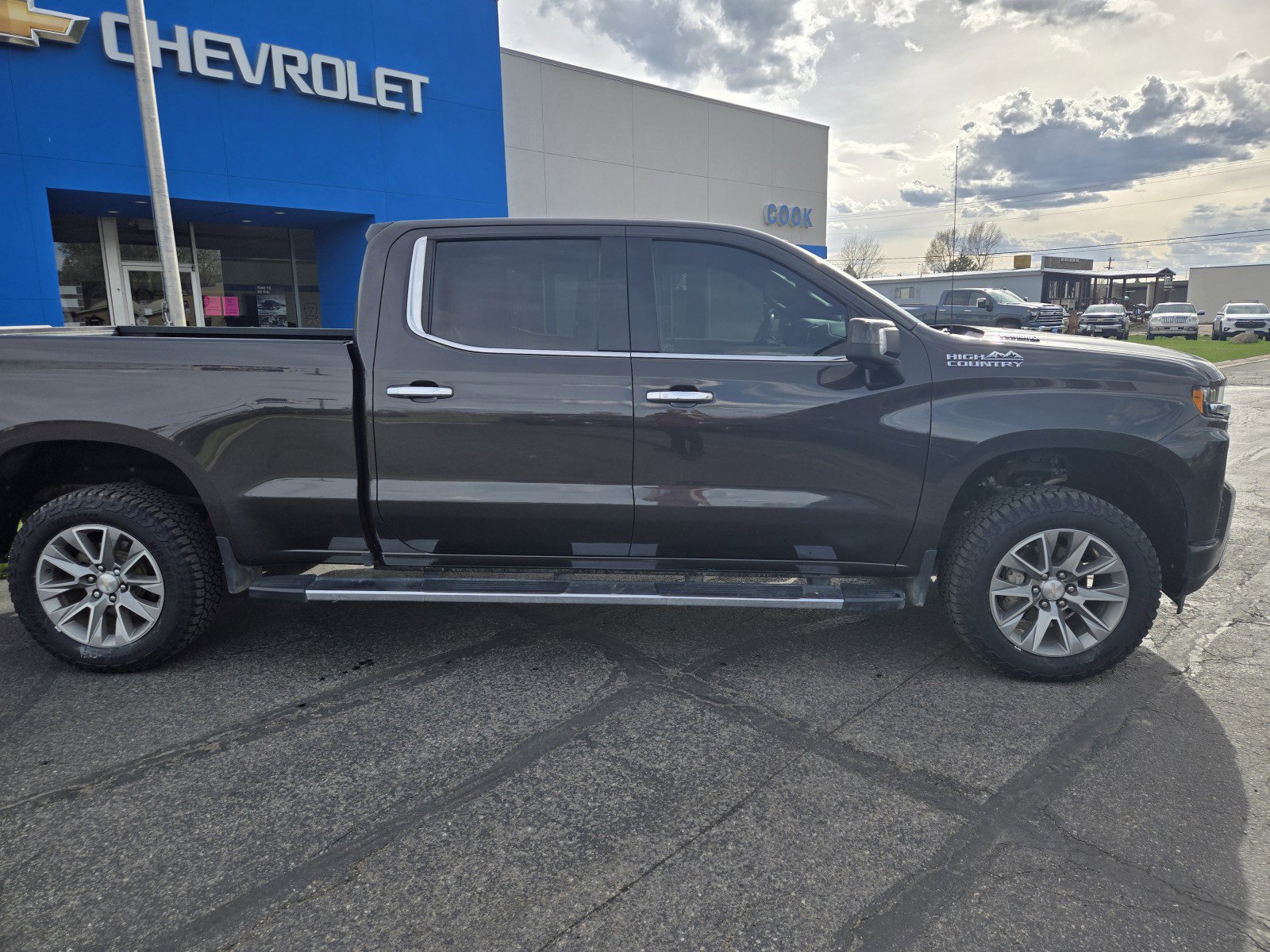 Used 2021 Chevrolet Silverado 1500 High Country w/ Z71 Off-Road Package image 2