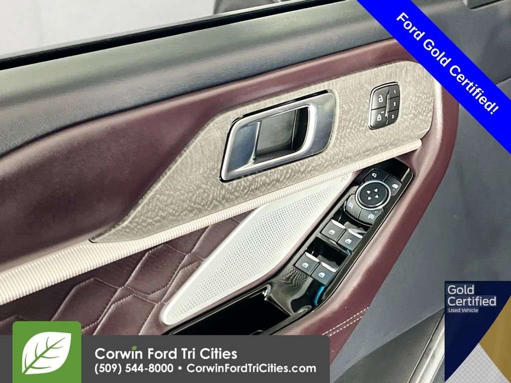 Used 2025 Ford Explorer Platinum w/ Ultimate Package AWD/4WD image 12