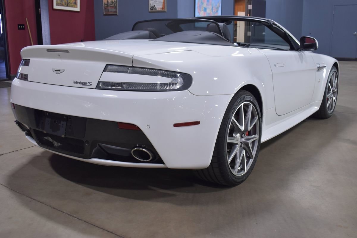 Used 2014 Aston Martin V8 Vantage S image 12